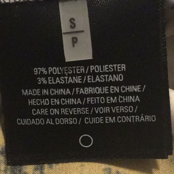 Halter golden print silky blouse - Picture 7 of 8